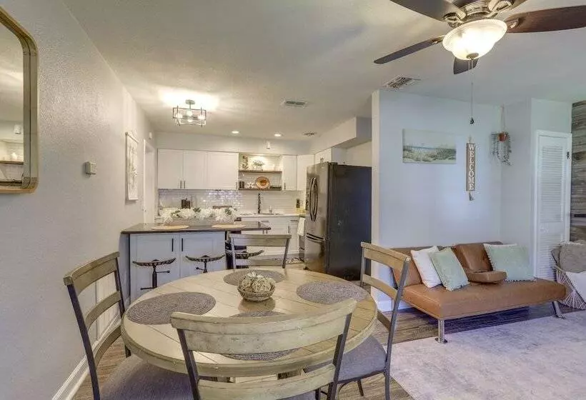 Pet Friendly Largo Escape W/ Fire Pit!