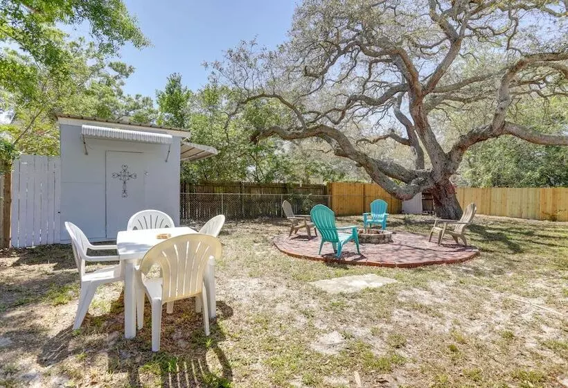 Pet Friendly Largo Escape W/ Fire Pit!