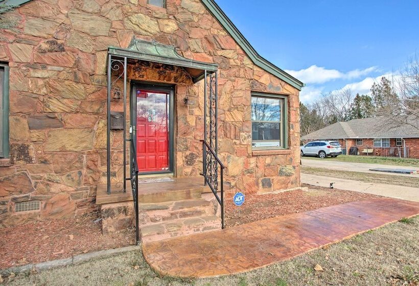 Pet Friendly Okc Home W/ Yard ~ 5 Mi To Dtwn!