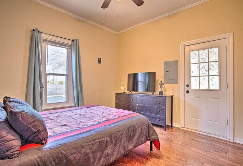 Pet Friendly Okc Home W/ Yard ~ 5 Mi To Dtwn!