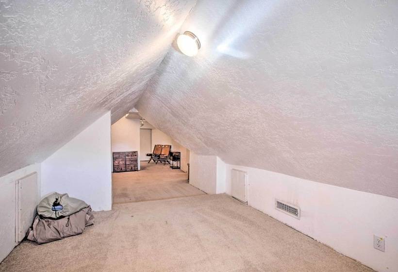 Pet Friendly Okc Home W/ Yard ~ 5 Mi To Dtwn!