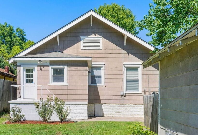 Pet Friendly Tulsa Home, 2 Mi To Downtown!