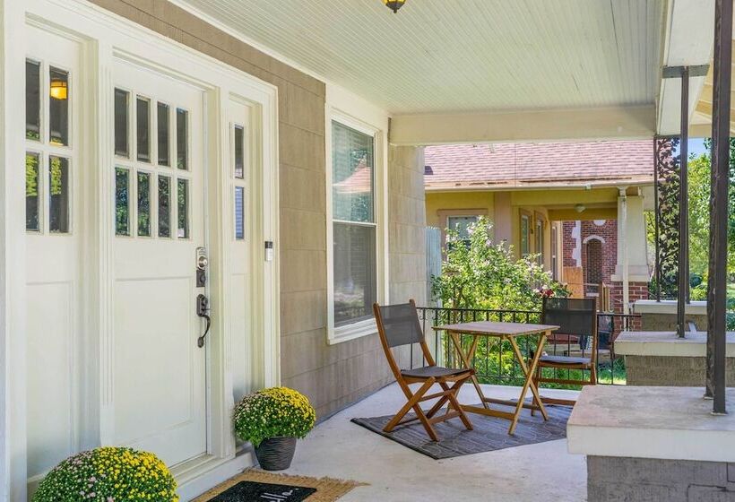 Pet Friendly Tulsa Home, 2 Mi To Downtown!