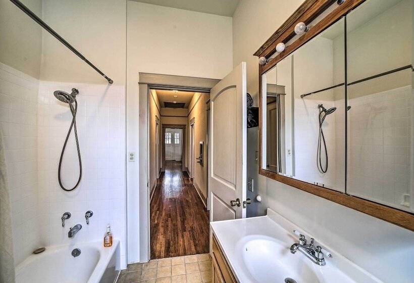 Pet Friendly Tulsa Home, 2 Mi To Downtown!