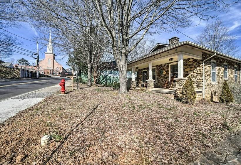Quaint Home W/ Porch In Downtown Waynesville!