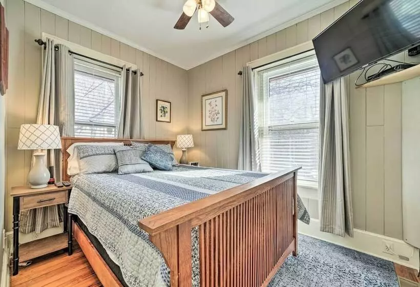 Quaint Home W/ Porch In Downtown Waynesville!