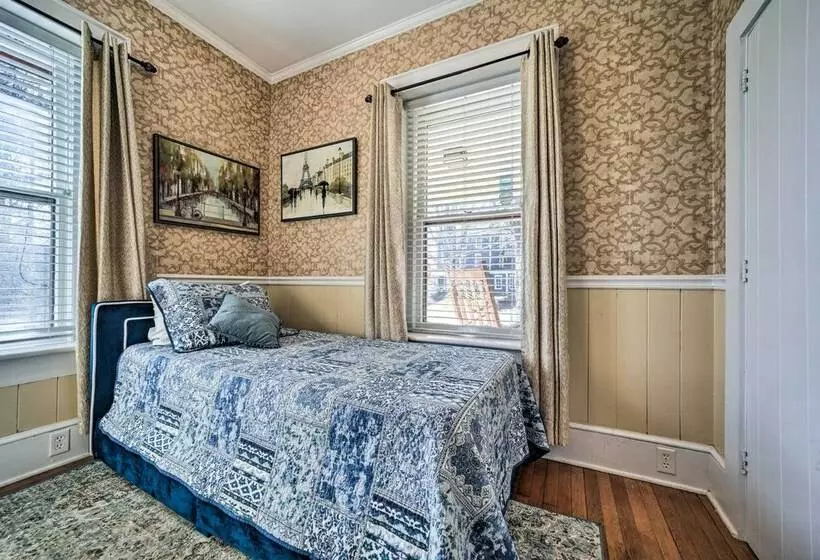 Quaint Home W/ Porch In Downtown Waynesville!