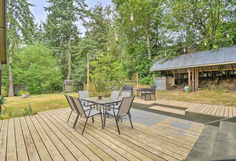 Quaint Northwestern Home W/ Beach Access!