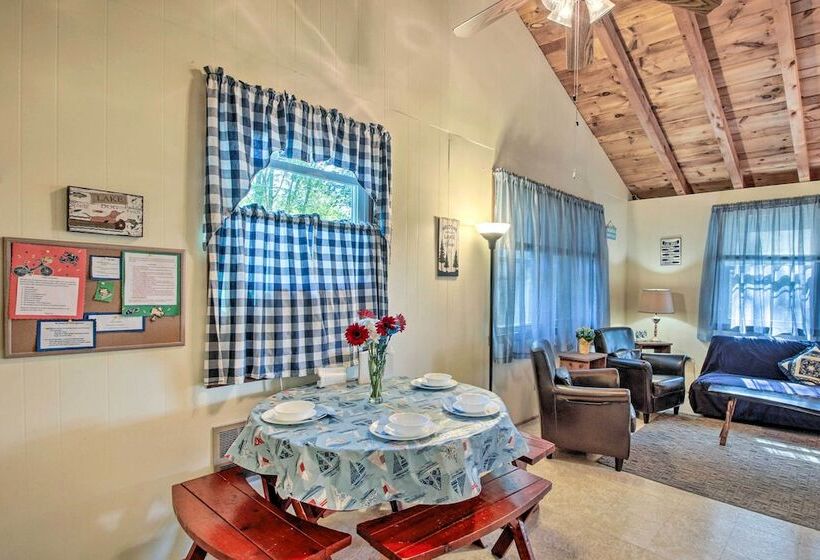 Raymond Retreat W/ 200 Feet Of Private Beach!