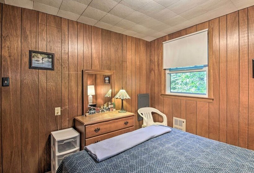 Raymond Retreat W/ 200 Feet Of Private Beach!