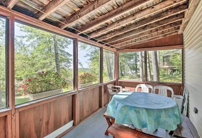 Raymond Retreat W/ 200 Feet Of Private Beach!