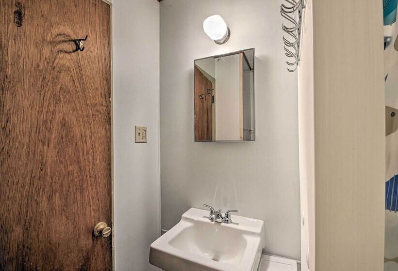 Raymond Retreat W/ 200 Feet Of Private Beach!