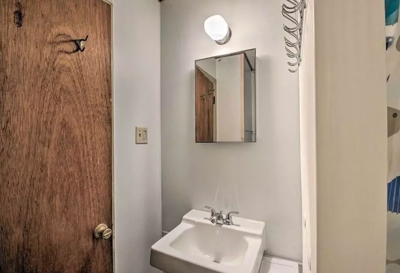 Raymond Retreat W/ 200 Feet Of Private Beach!