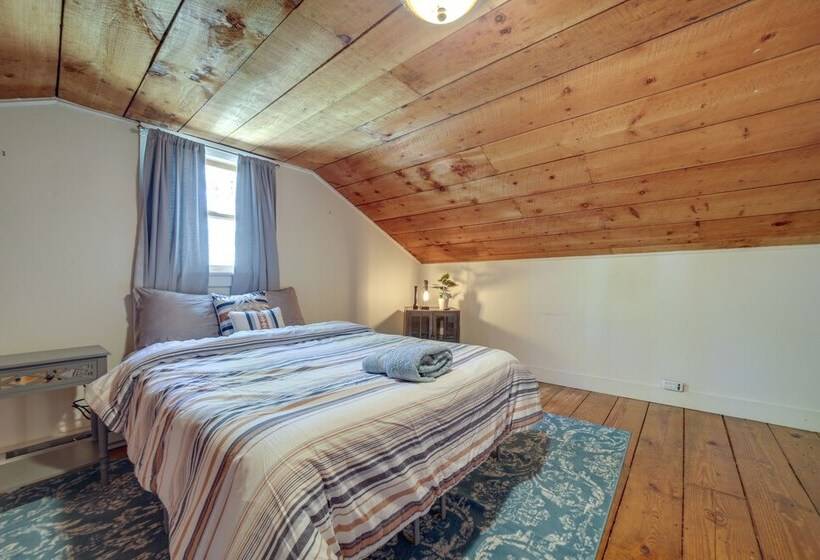 Restored Candler Log Cabin W/ Private Office!