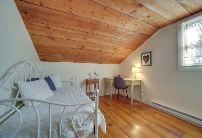 Restored Candler Log Cabin W/ Private Office!