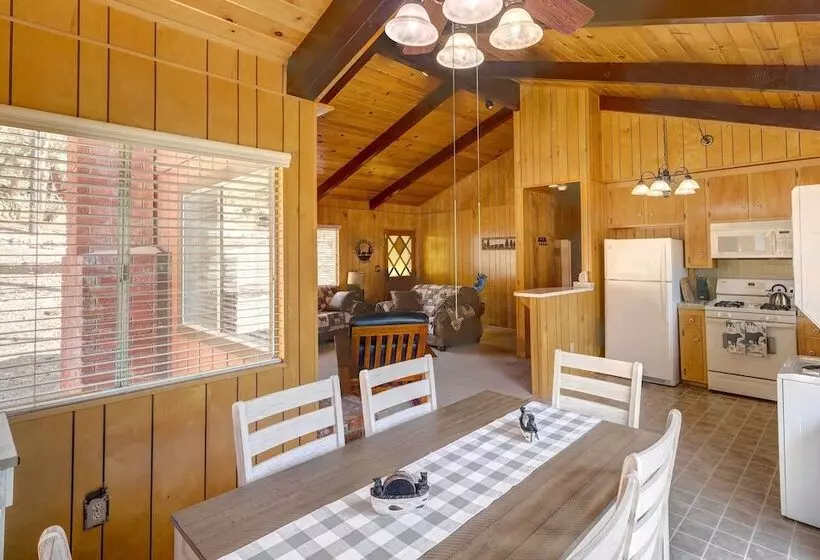 Scenic Cabin: Pine Mountain Club Community!