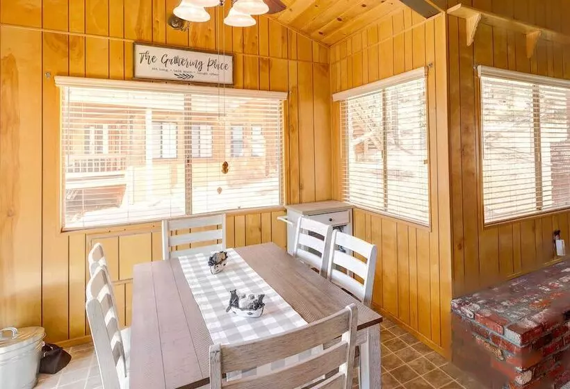 Scenic Cabin: Pine Mountain Club Community!