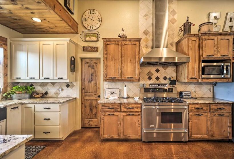 Secluded Country Hideaway W/ Fire Pit & Pool!