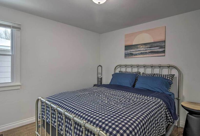 Serene Buffalo Dwelling W/ Backyard Bbq Patio