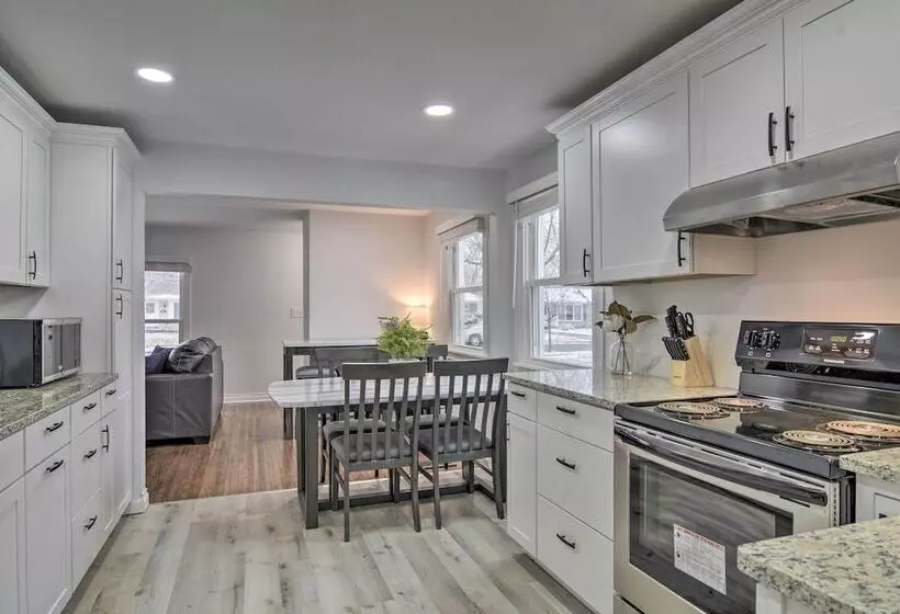 Serene Buffalo Dwelling W/ Backyard Bbq Patio