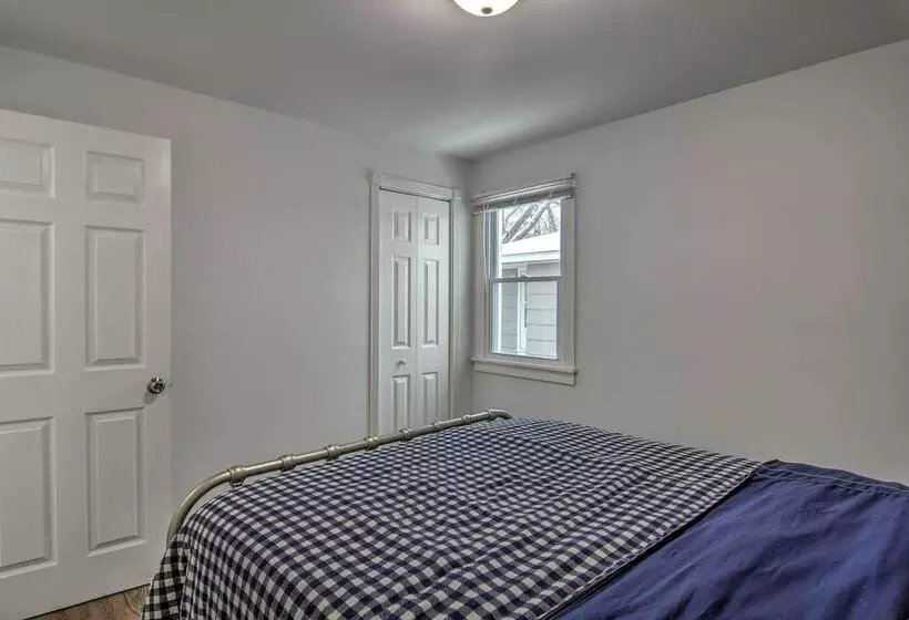 Serene Buffalo Dwelling W/ Backyard Bbq Patio