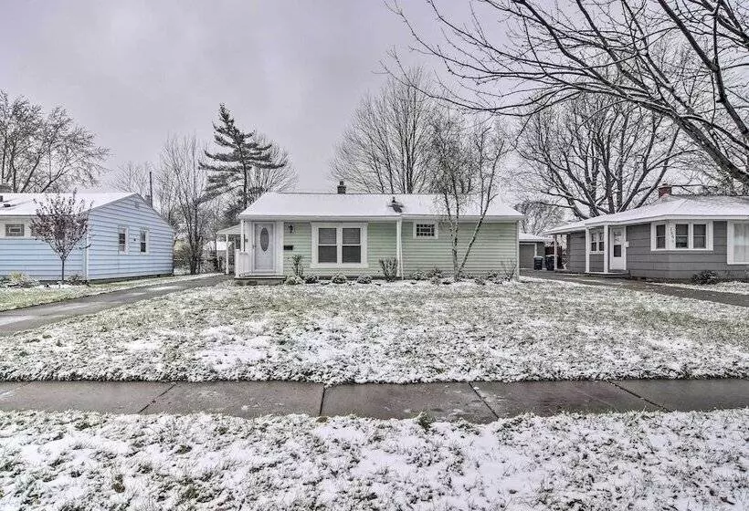 Serene Buffalo Dwelling W/ Backyard Bbq Patio