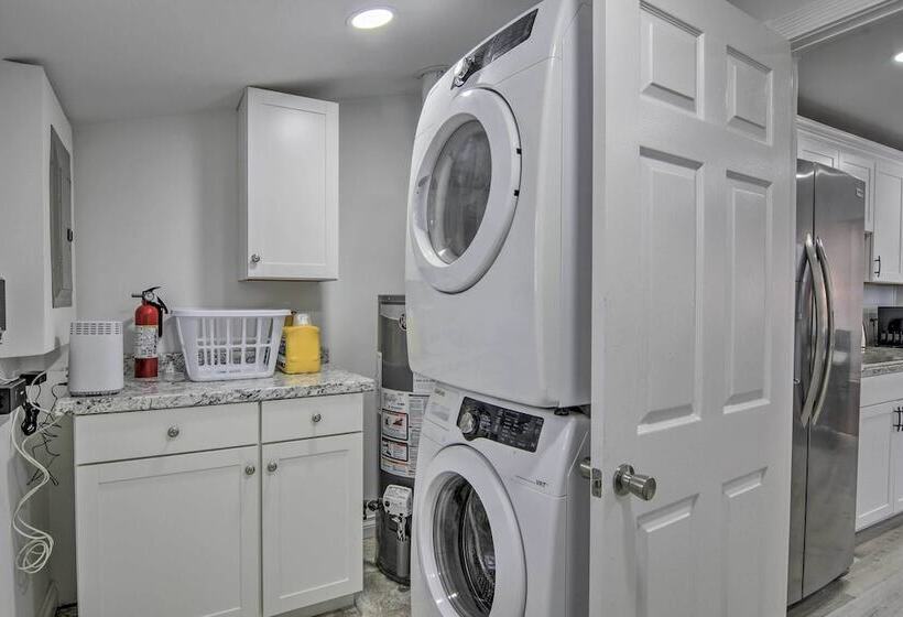 Serene Buffalo Dwelling W/ Backyard Bbq Patio