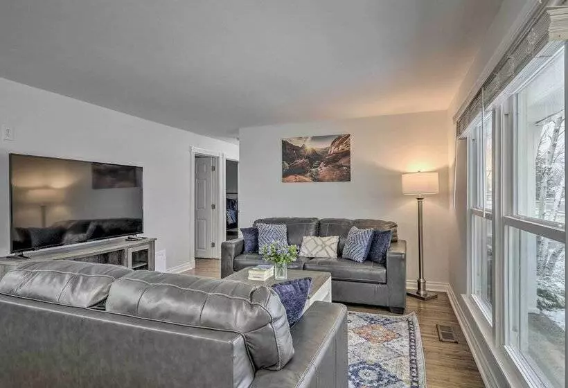 Serene Buffalo Dwelling W/ Backyard Bbq Patio