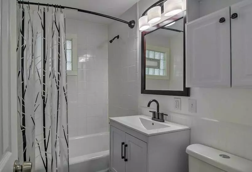 Serene Buffalo Dwelling W/ Backyard Bbq Patio