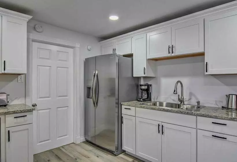 Serene Buffalo Dwelling W/ Backyard Bbq Patio