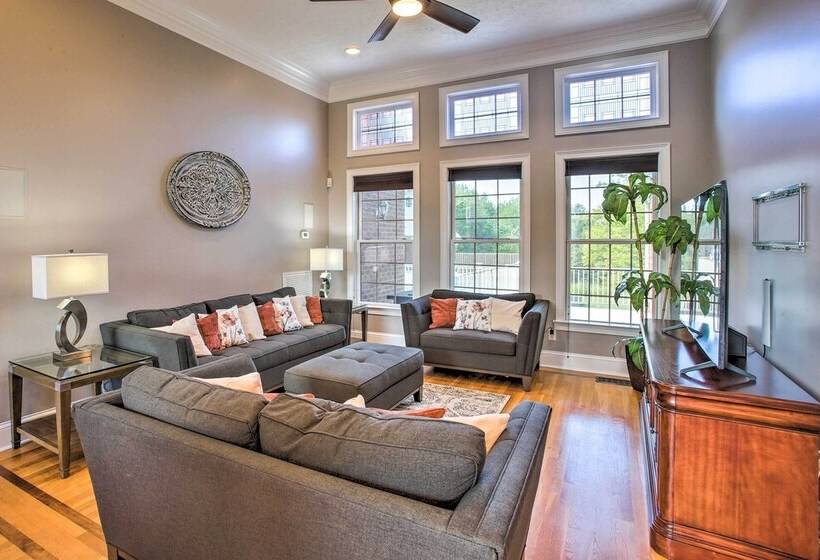 Lebanon Family Getaway W/ Pool, Bikes & Trails!