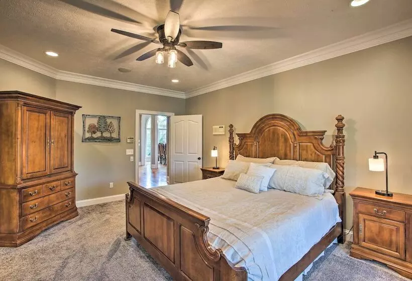 Lebanon Family Getaway W/ Pool, Bikes & Trails!