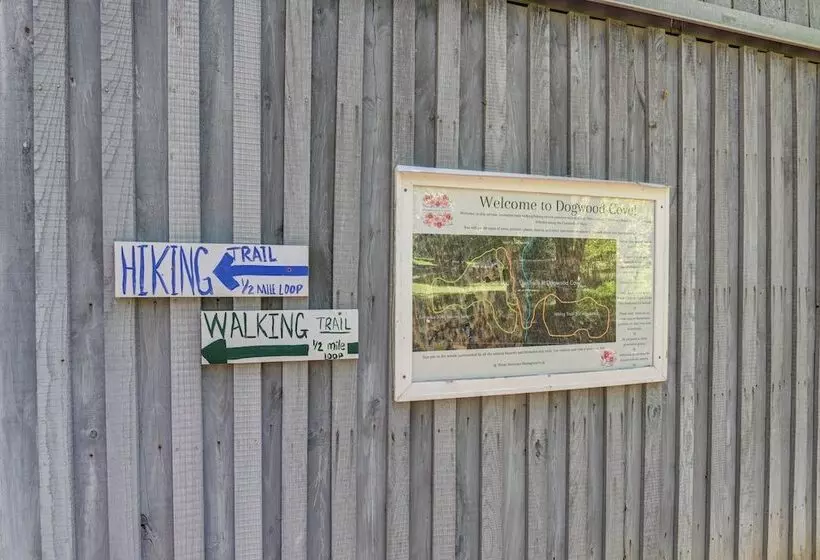 Lebanon Family Getaway W/ Pool, Bikes & Trails!