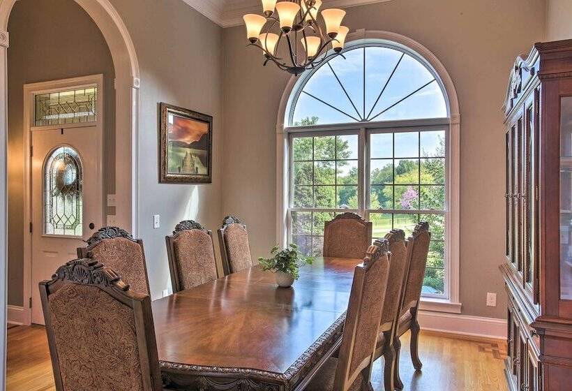 Lebanon Family Getaway W/ Pool, Bikes & Trails!