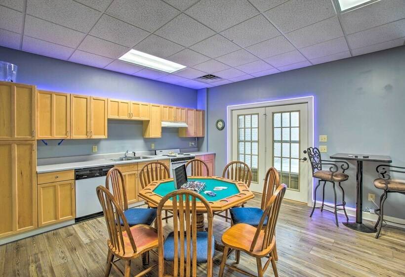 Lebanon Family Getaway W/ Pool, Bikes & Trails!