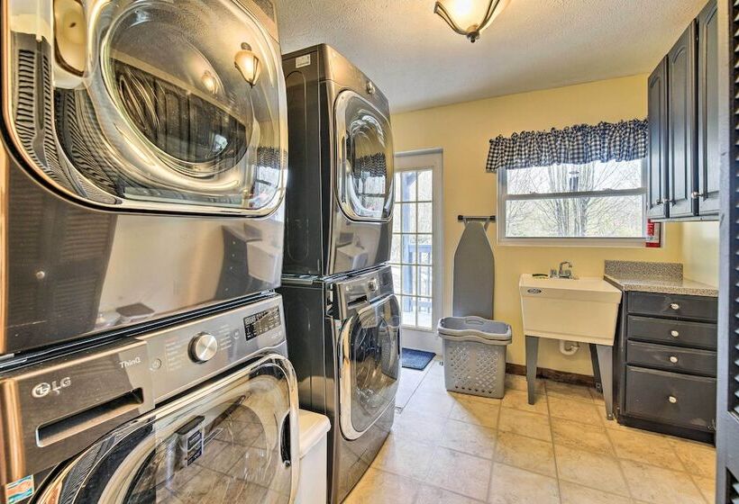 Strawberry Plains Cabin: Private Pond & Game Room!