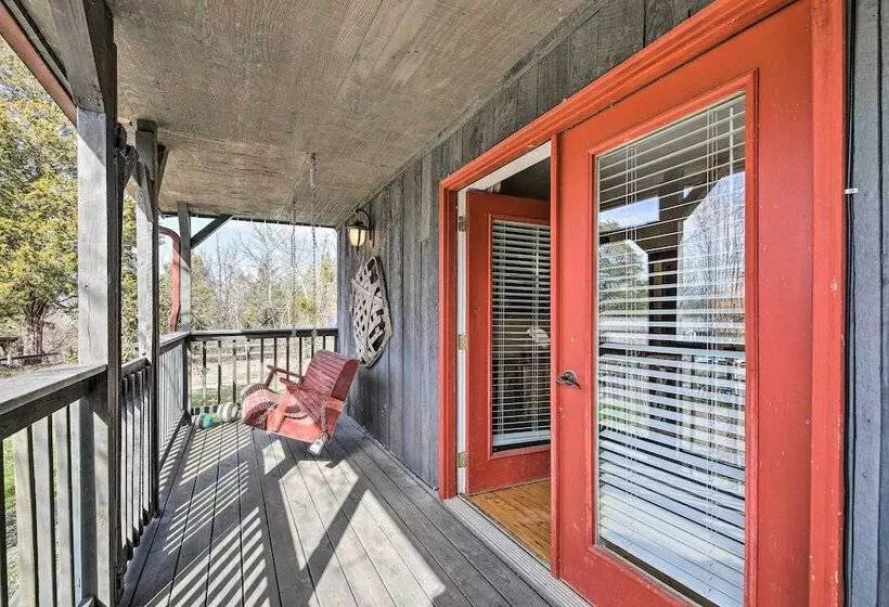 Strawberry Plains Cabin: Private Pond & Game Room!