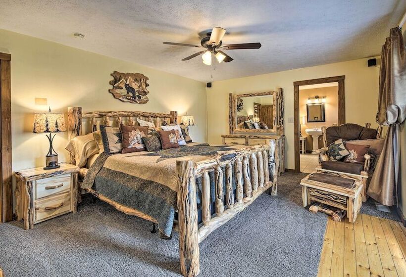 Strawberry Plains Cabin: Private Pond & Game Room!