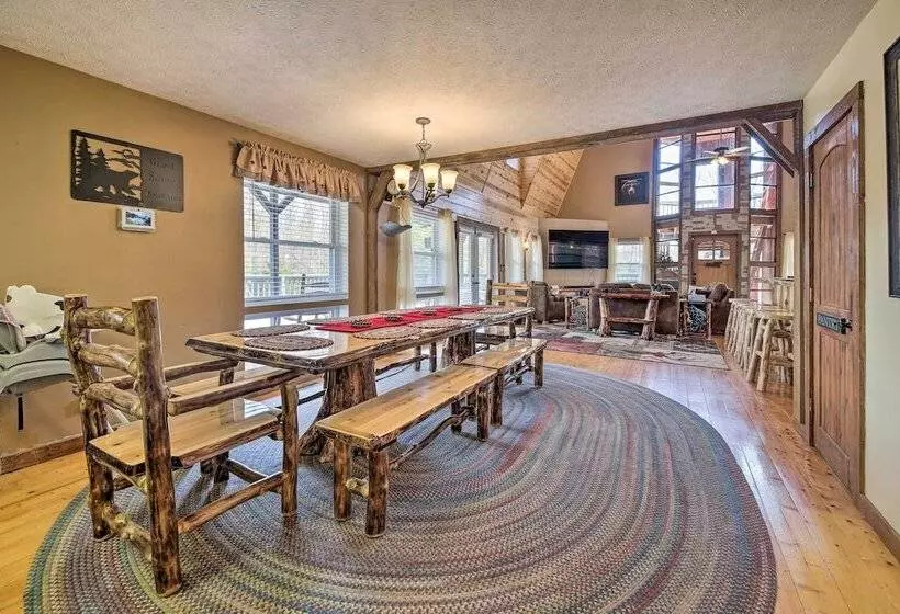 Strawberry Plains Cabin: Private Pond & Game Room!