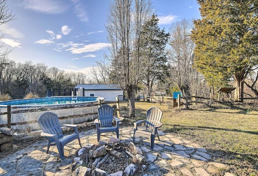 Strawberry Plains Cabin: Private Pond & Game Room!