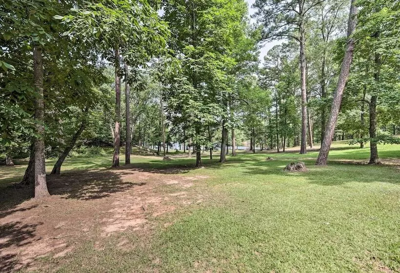 Stunning Avinger Retreat On Lake O  The Pines