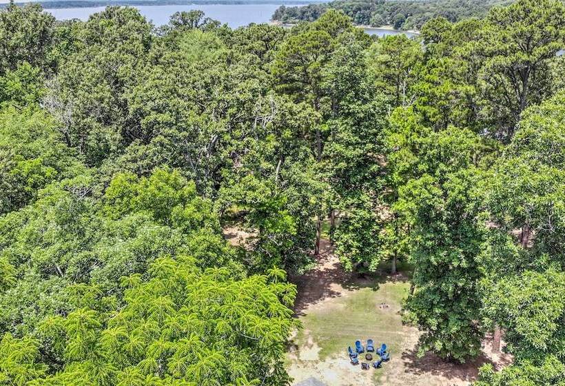 Stunning Avinger Retreat On Lake O  The Pines