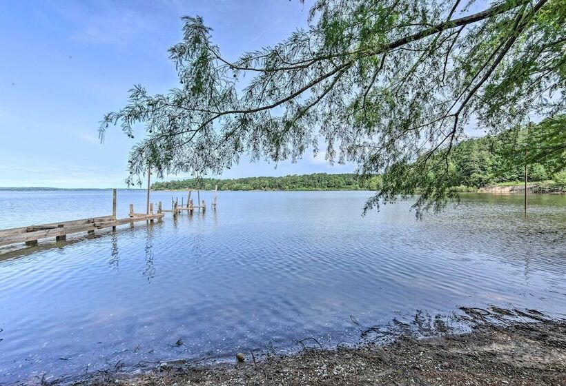 Stunning Avinger Retreat On Lake O  The Pines