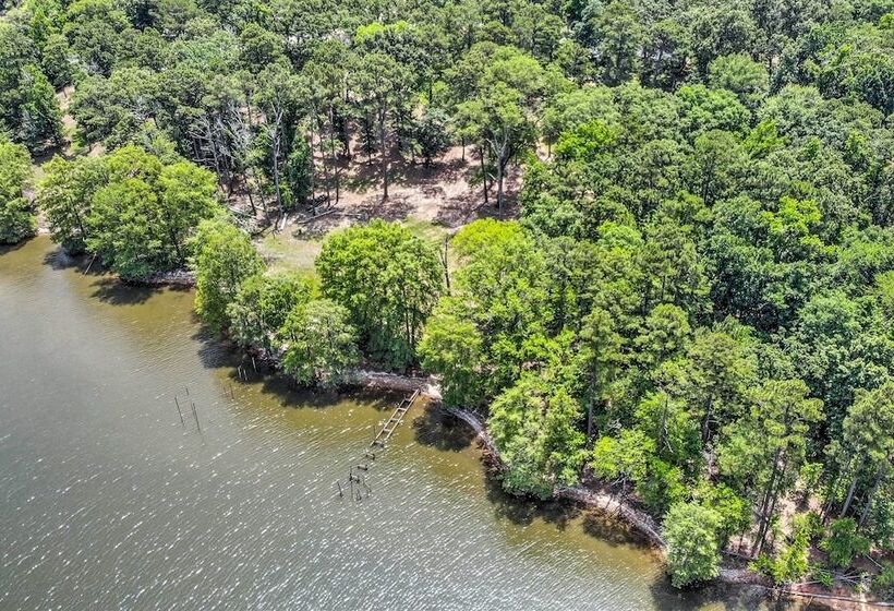 Stunning Avinger Retreat On Lake O  The Pines