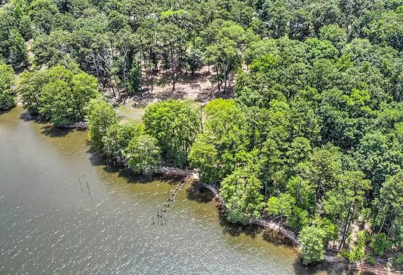 Stunning Avinger Retreat On Lake O  The Pines