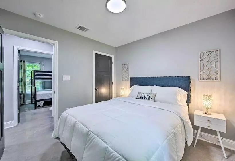 Stunning Avinger Retreat On Lake O  The Pines