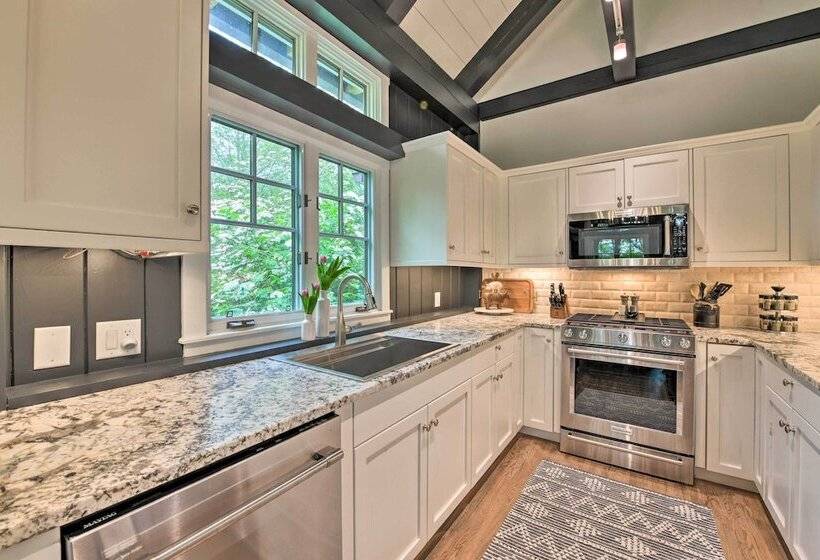 Cashiers Getaway W/ Decks & Golf Course Views