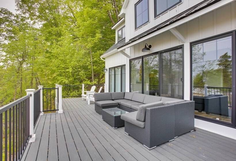 Suttons Bay Home W/ Fire Pit & Lake Views!