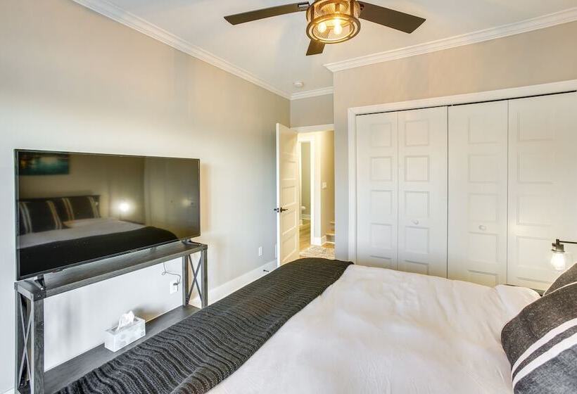 Suttons Bay Home W/ Fire Pit & Lake Views!