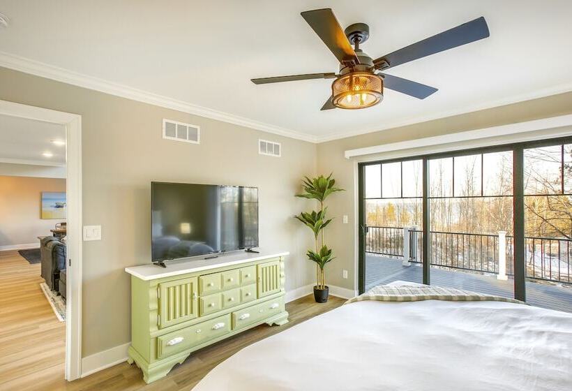 Suttons Bay Home W/ Fire Pit & Lake Views!